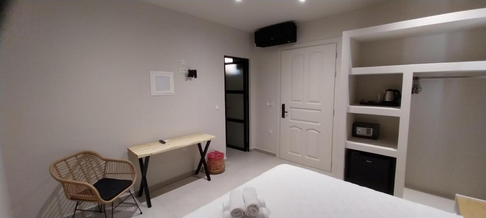 Yasemi Hotel Аргостолион Екстериор снимка
